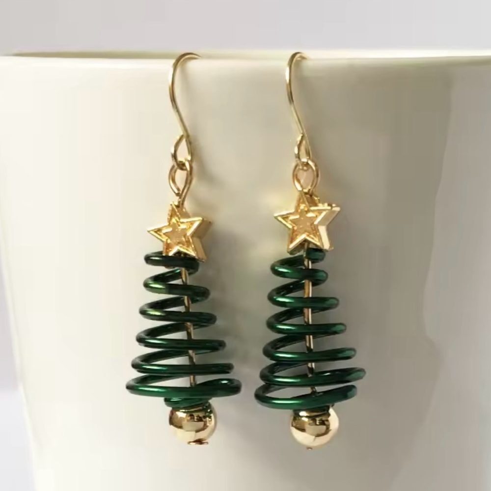 $4 Elegant Green and Gold Christmas Tree Earrings New $4 WHEN BUNDLED WITH 3 OR